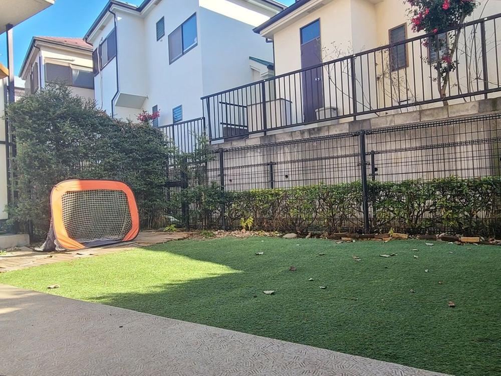 3LDK Apartment with Garden in Negishidai - Photo 1