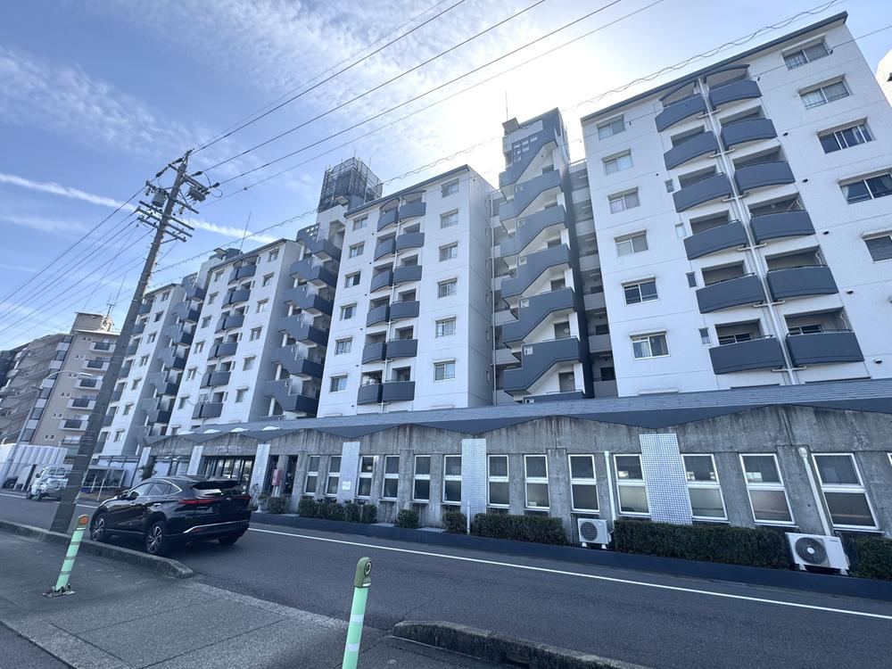 3LDK apartment in Ichinomiya, Aichi - Photo 1