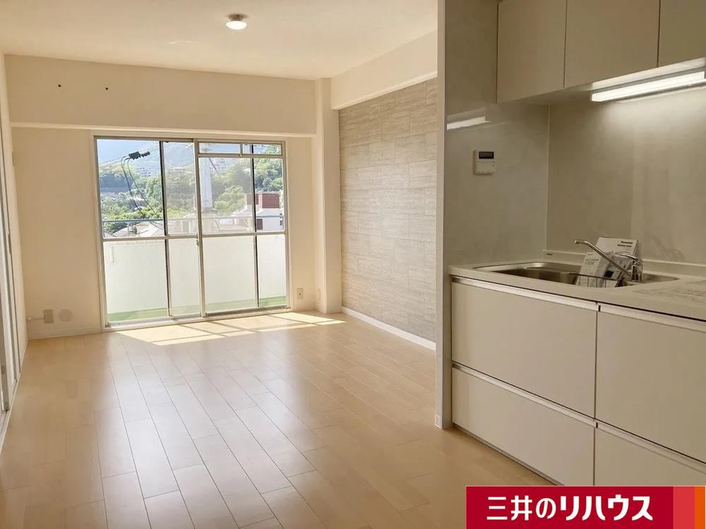 3LDK apartment in Higashinada Ward, Kobe, Hyogo - Photo 1