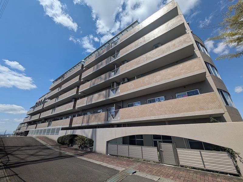 4LDK apartment in Toyota, Aichi - Photo 1