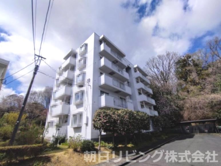Spacious 4LDK Apartment in Koyamada Sakuradai - Photo 1
