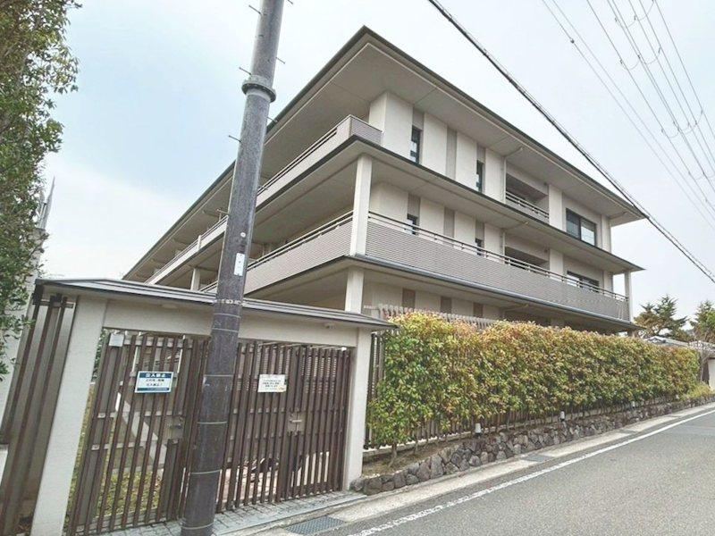 3LDK apartment in Ukyo Ward, Kyoto - Photo 1
