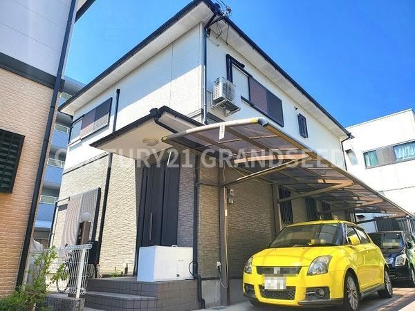 Bright 4LDK House with Parking in Takatsuki - Photo 1