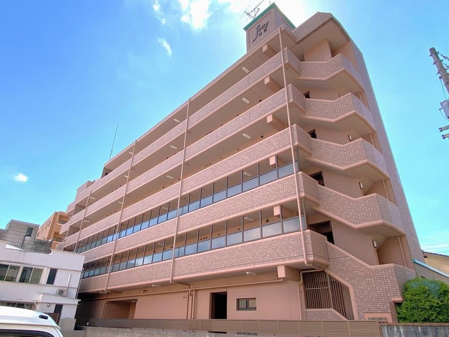 2LDK apartment in Matsuyama, Ehime - Photo 1