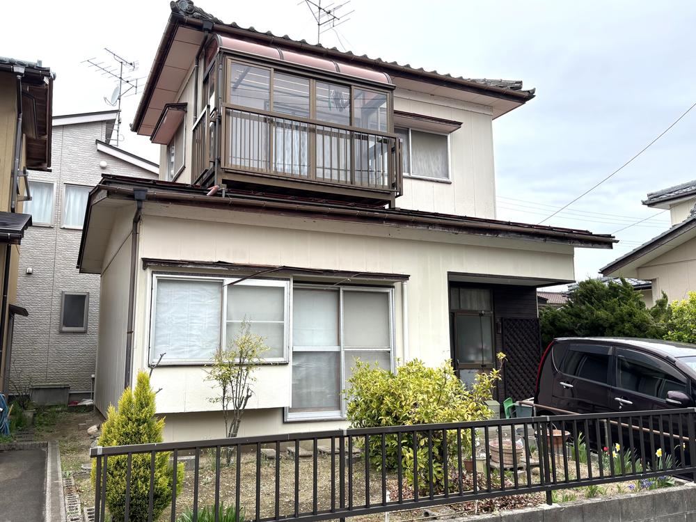 Conveniently Located 4K House Near Niigata University - Photo 1