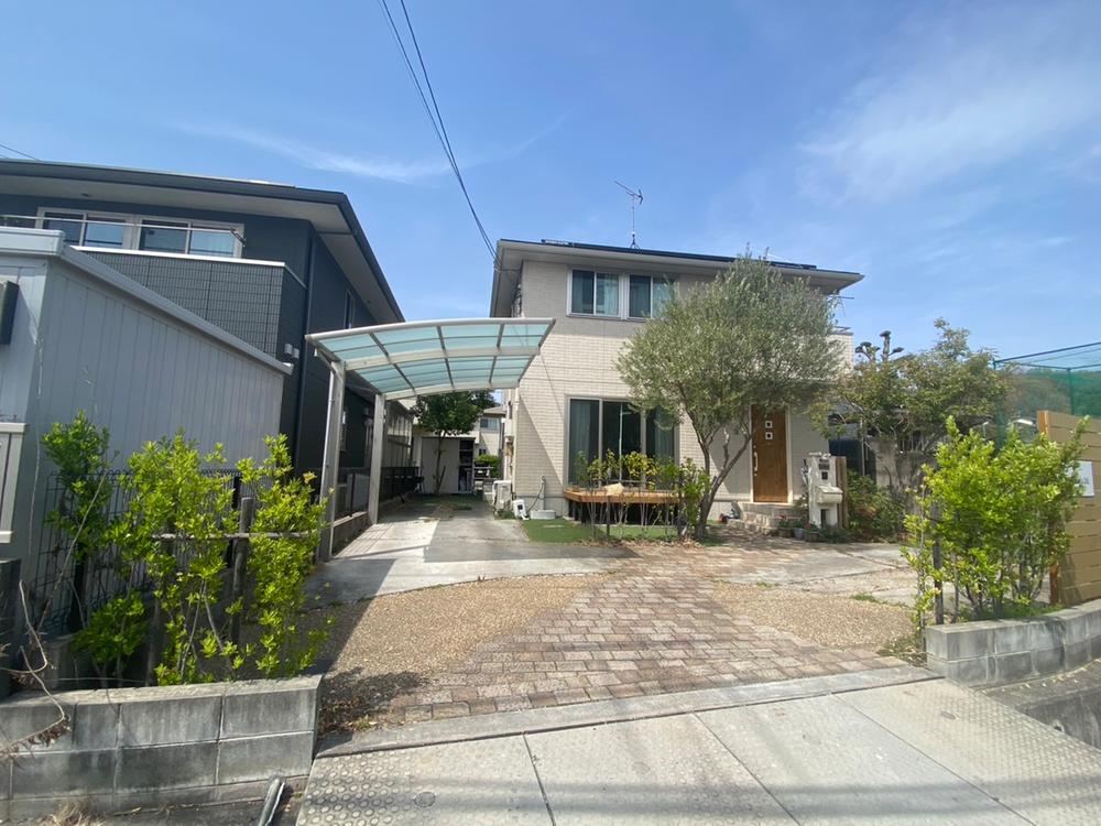 Newer 3LDK Home with Solar Power in Kurashiki - Photo 1