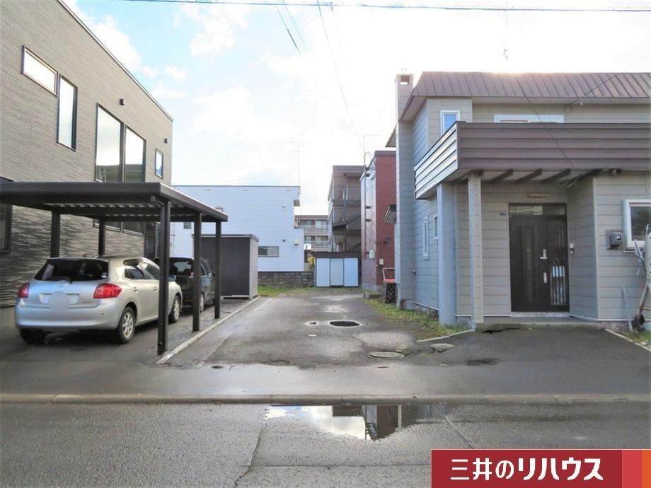 190 m² land in Higashi Ward, Sapporo, Hokkaido - Photo 1