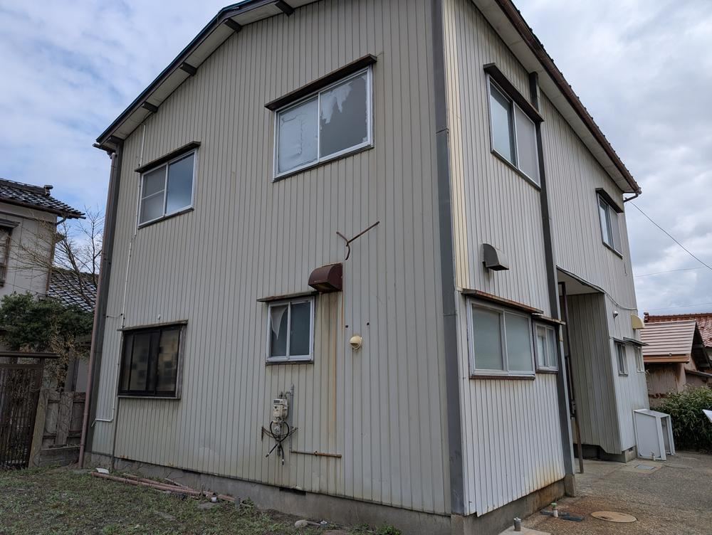 Charming Used House in Sakata City Center - Photo 1