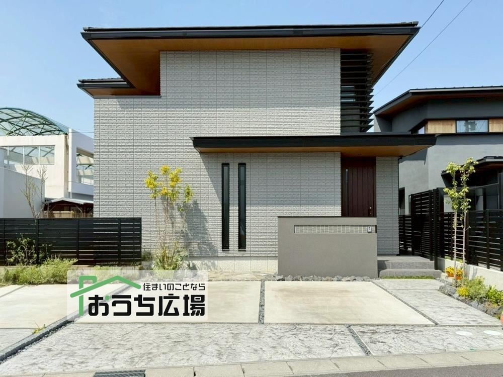 Comfortable Living Space with Modern Amenities in Ama - Photo 1
