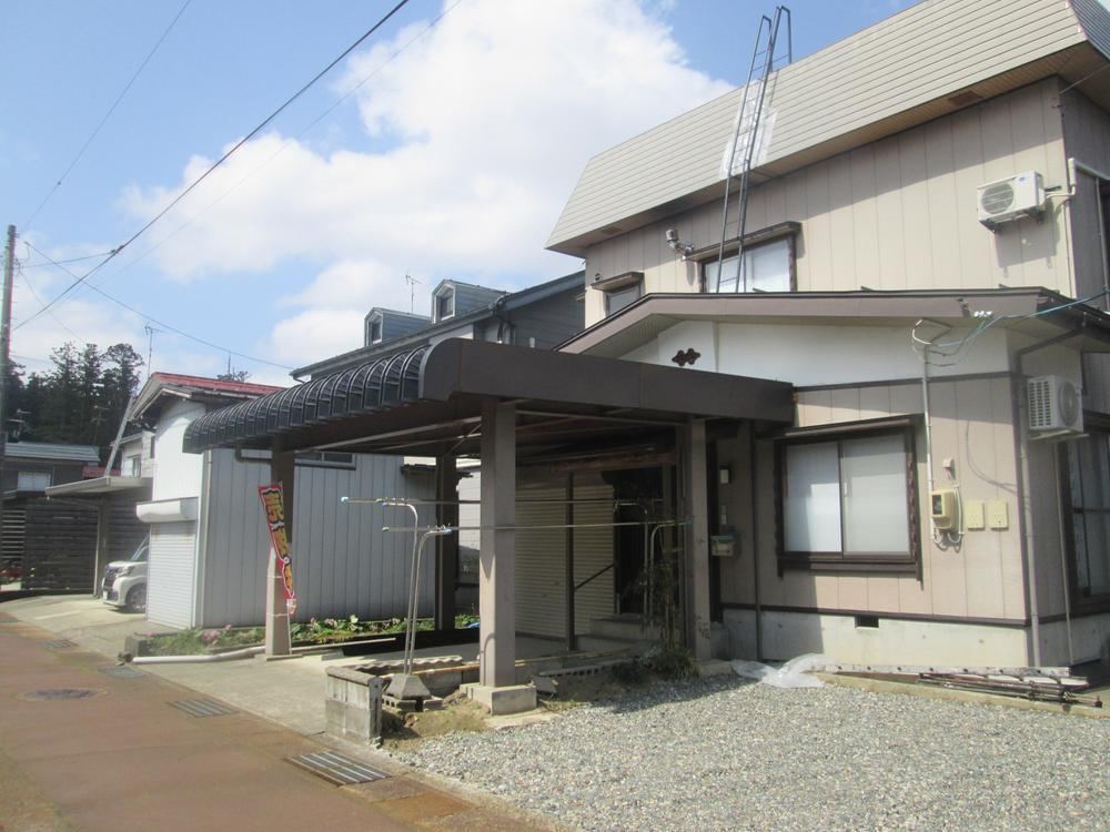 2-Story 7DK Home with Garden in Ojiya - Photo 1