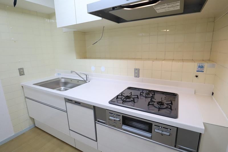 3LDK apartment in Kita Ward, Kobe, Hyogo - Photo 1