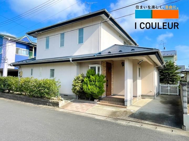 Spacious Home on 93 Tsubo Lot with Great Open Feel - Photo 1