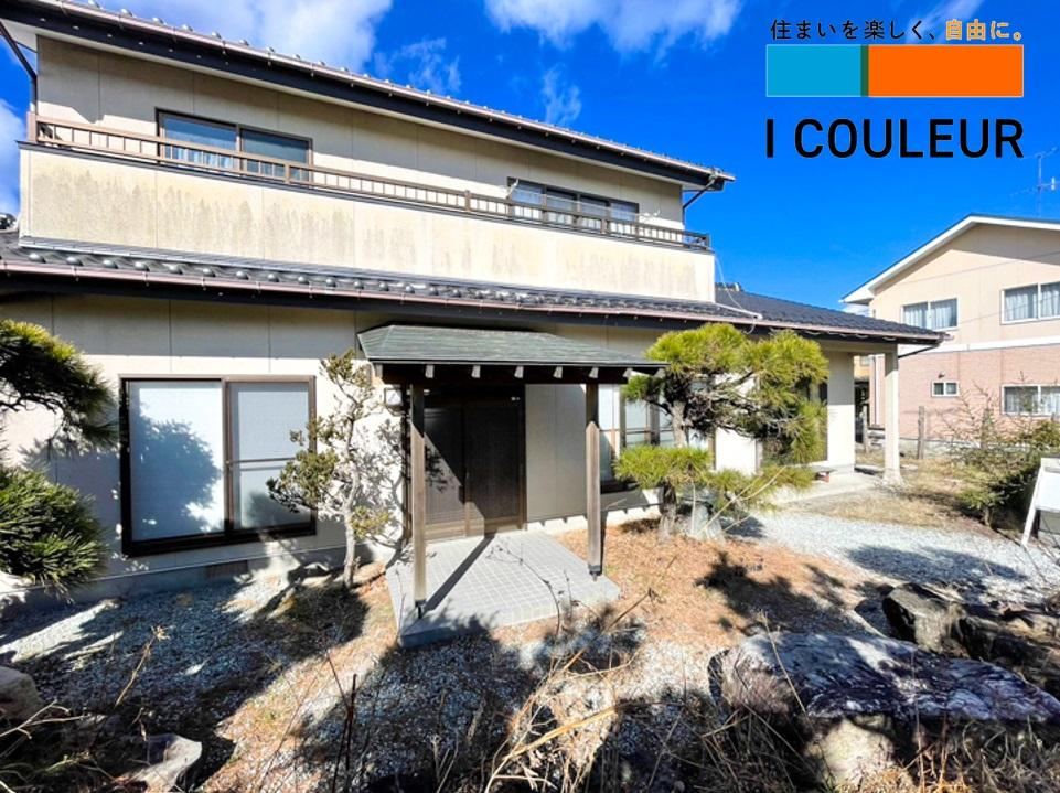 Spacious 6LDK Home with Large Garden - Photo 1