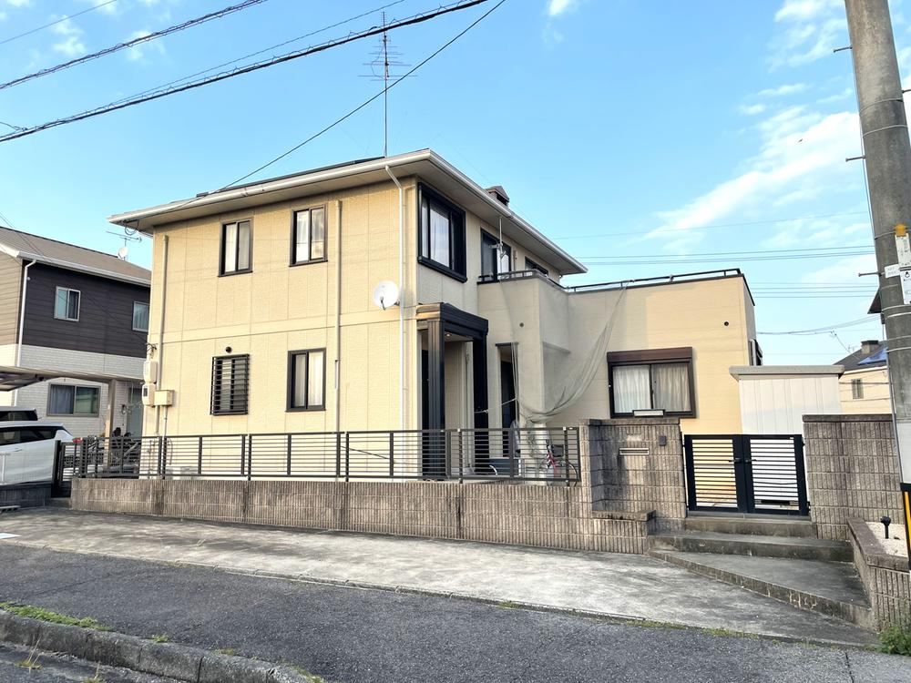 Solar-Powered 4LDK House in Sakuraoka East 2-chome - Photo 1