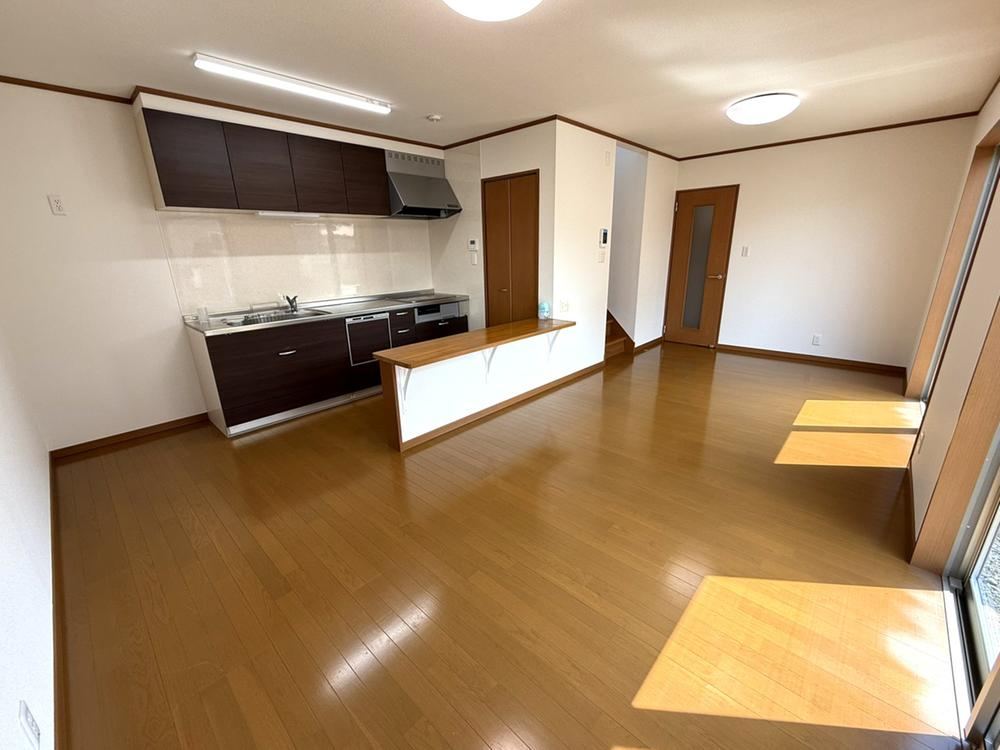 Spacious 2LDK Home with 9-Tatami Rooms in Yonezawa - Photo 1