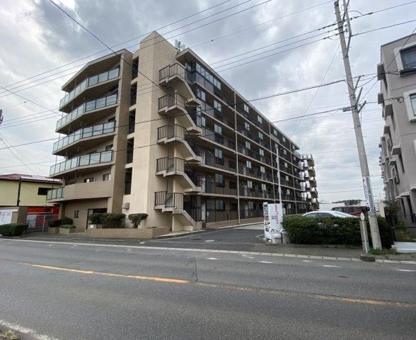 Renovated 3LDK Apartment in Shirai - Photo 1