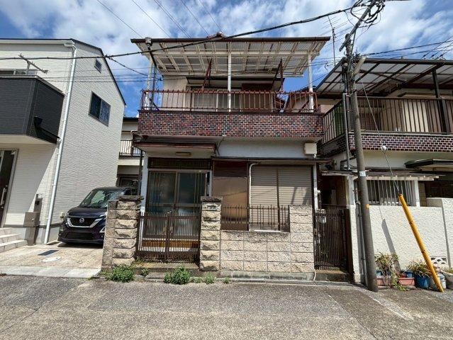 Conveniently Located 3DK House in Matsudo - Photo 1