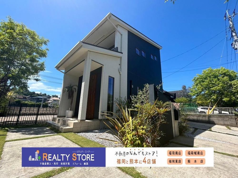 Versatile 3LDK House with Modern Features - Photo 1
