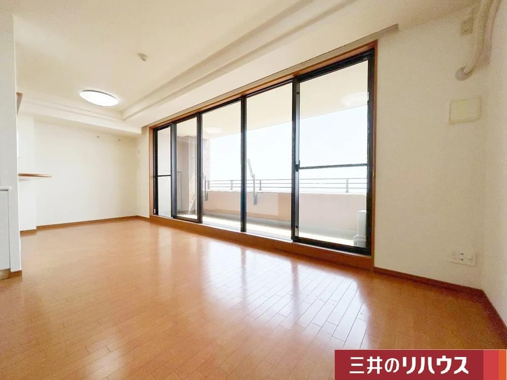 3LDK apartment in Suma Ward, Kobe, Hyogo - Photo 1