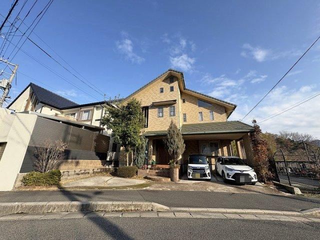 Spacious 6LDK Two-Family House Near Maezora Station - Photo 1