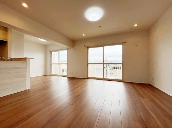 Spacious 3LDK Apartment with Mountain Views in Sapporo - Photo 1