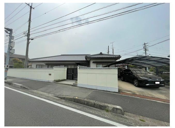 Charming 6LDK Bungalow in Niihama - Photo 1