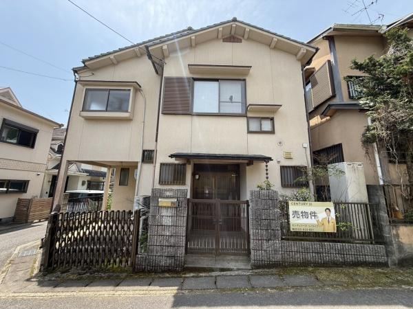 Spacious 4LDK Home with Parking in Iwakura, Kyoto - Photo 1