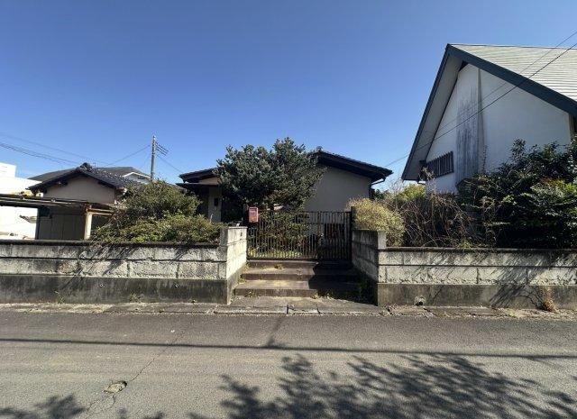 Corner Lot in Quiet Neighborhood Near Lake Chiba - Photo 1