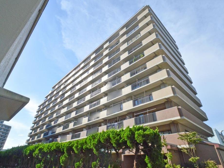 Spacious 3LDK Apartment in Nakajima - Photo 1