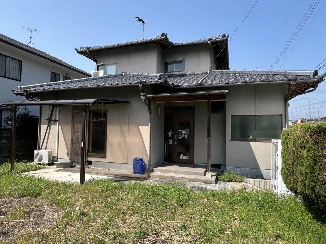 Renovated 4DK House with Spacious Garden in Tsuyama - Photo 1