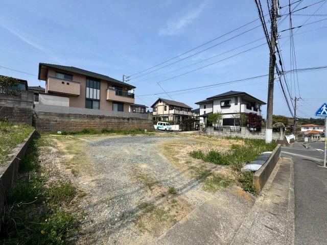 Corner Lot Land in Hanayama-cho - Photo 1