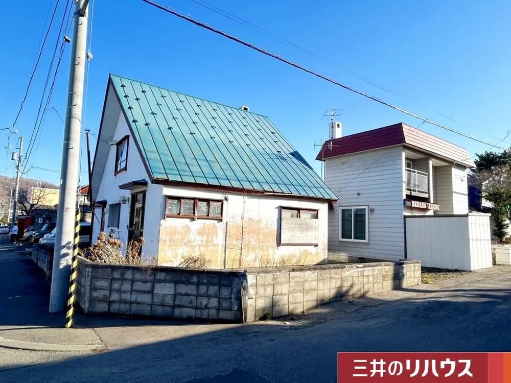 317 m² land in Nishi Ward, Sapporo, Hokkaido - Photo 1