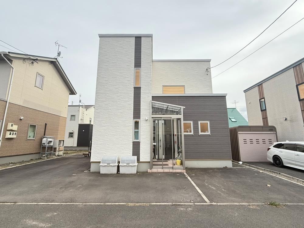 3LDK+S house in Kita Ward, Sapporo, Hokkaido - Photo 1
