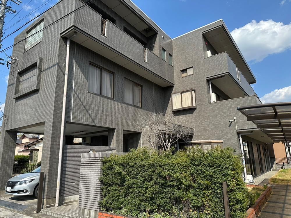 Spacious 11LDDKK Home with Tile Exterior in Kakamigahara - Photo 1