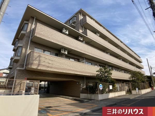 Charming 3LDK Apartment Near Okegawa Station - Photo 1