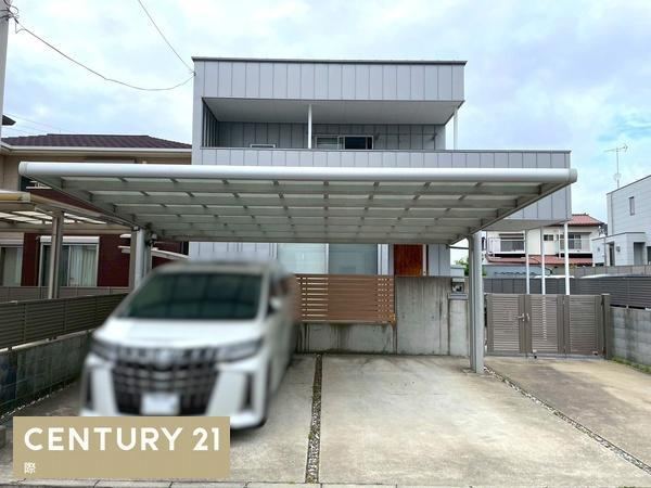 Stylish 3LDK House with Island Kitchen in Wakayama City - Photo 1