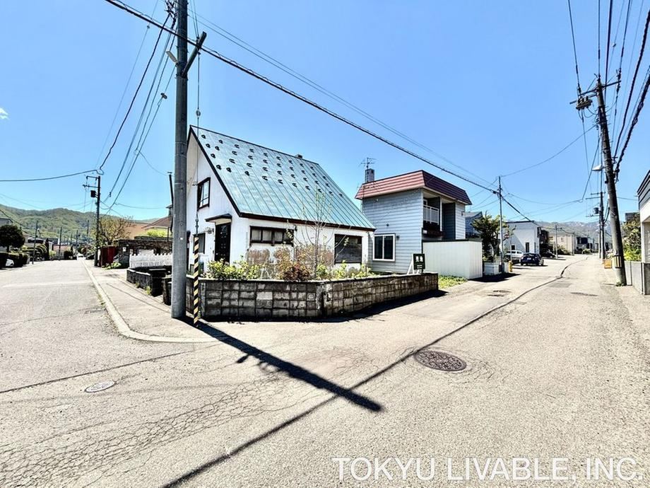 317 m² land in Nishi Ward, Sapporo, Hokkaido - Photo 1