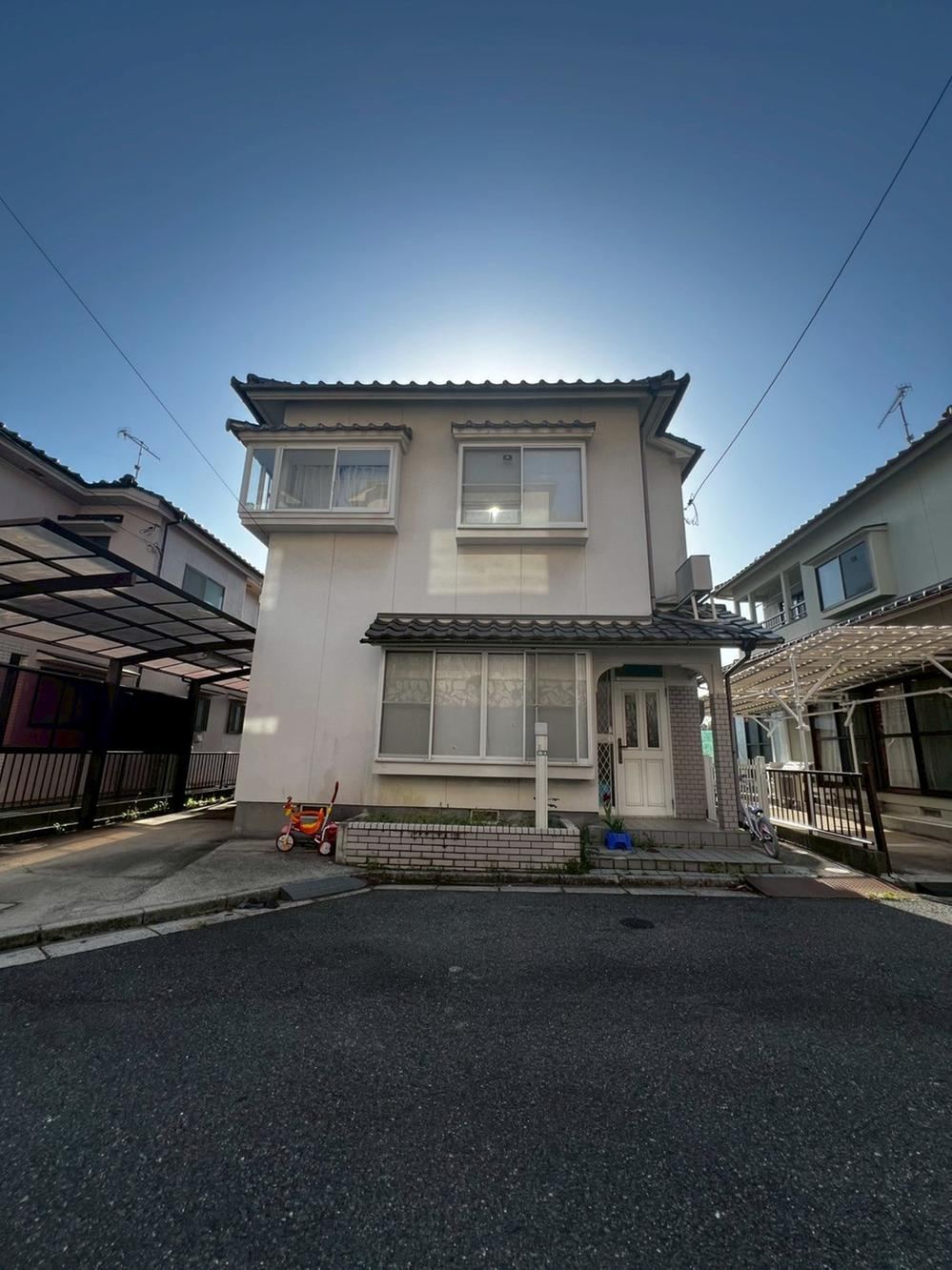 4LDK house in Asakita Ward, Hiroshima - Photo 1