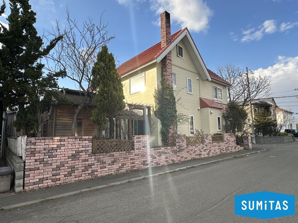 Custom-Built 5LDK Home in Ishikari - Photo 1