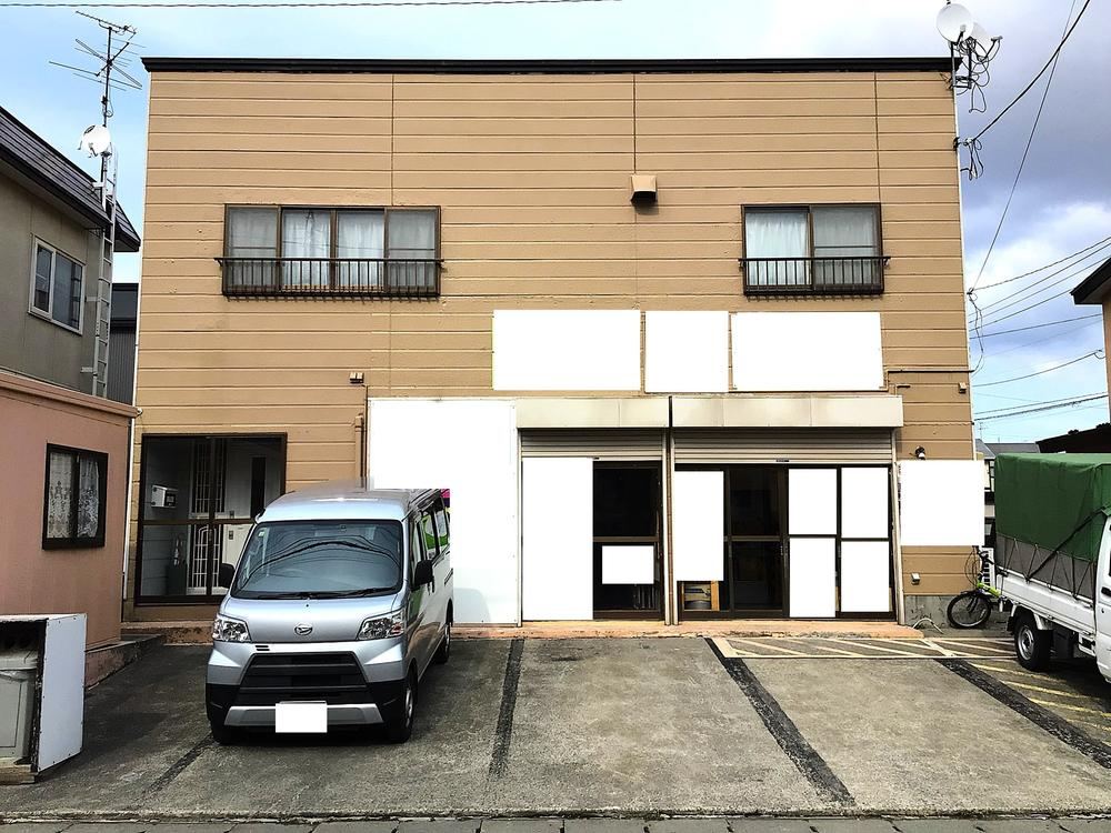 Versatile 5LDK Home and Store in Shinjo Yamata - Photo 1