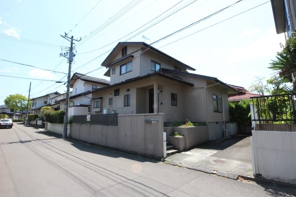 Spacious 5LDK Home with Garden in Izumi, Sendai - Photo 1
