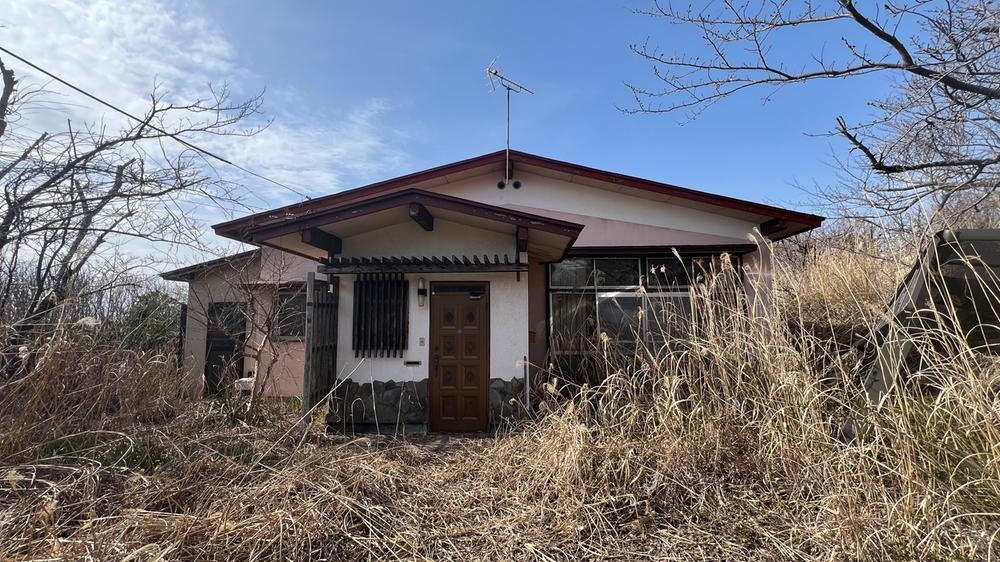Spacious 3LDK Home with Sunroom in Akita - photo 1