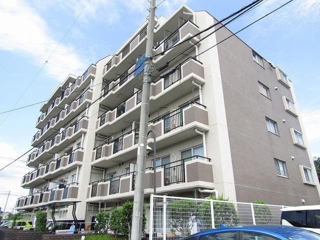 Bright 3LDK Apartment with Great Views in Kuki - Photo 1