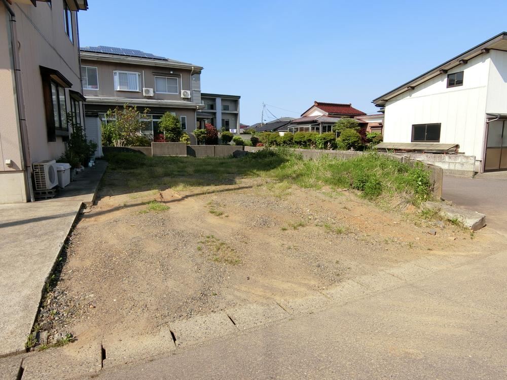 Southeast Corner Lot Without Building Conditions in Joetsu - Photo 1