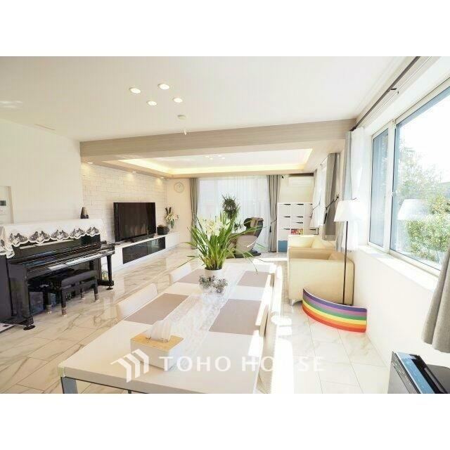 Exquisite 4LDK+S Detached House with Garden in Urayasu - Photo 1