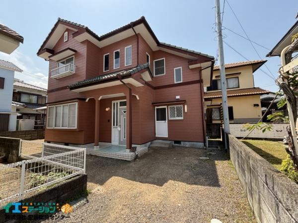 Conveniently Located 4LDK House Near Shopping - Photo 1