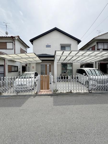 Two-family Home in Yamasancho - Photo 1