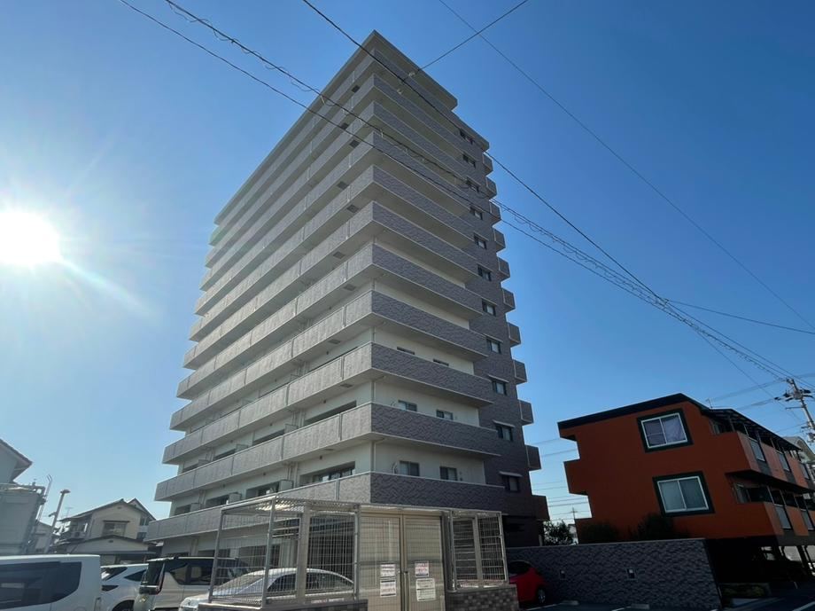 2LDK apartment in Matsuyama, Ehime - Photo 1