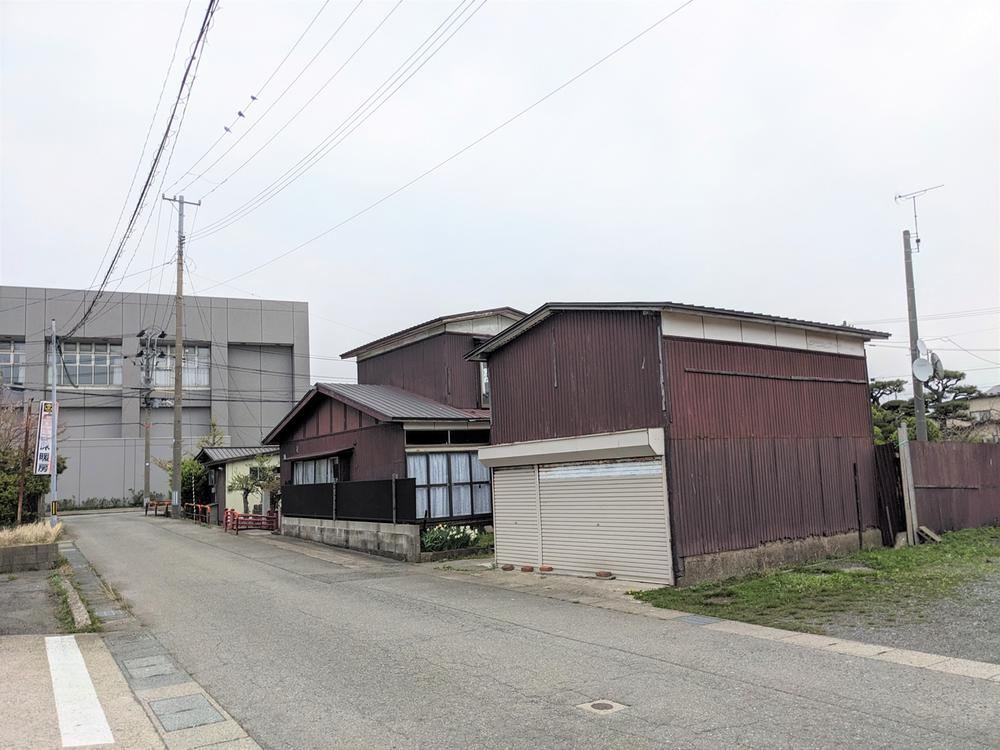 Close to Kitazuka Community Center - Photo 1
