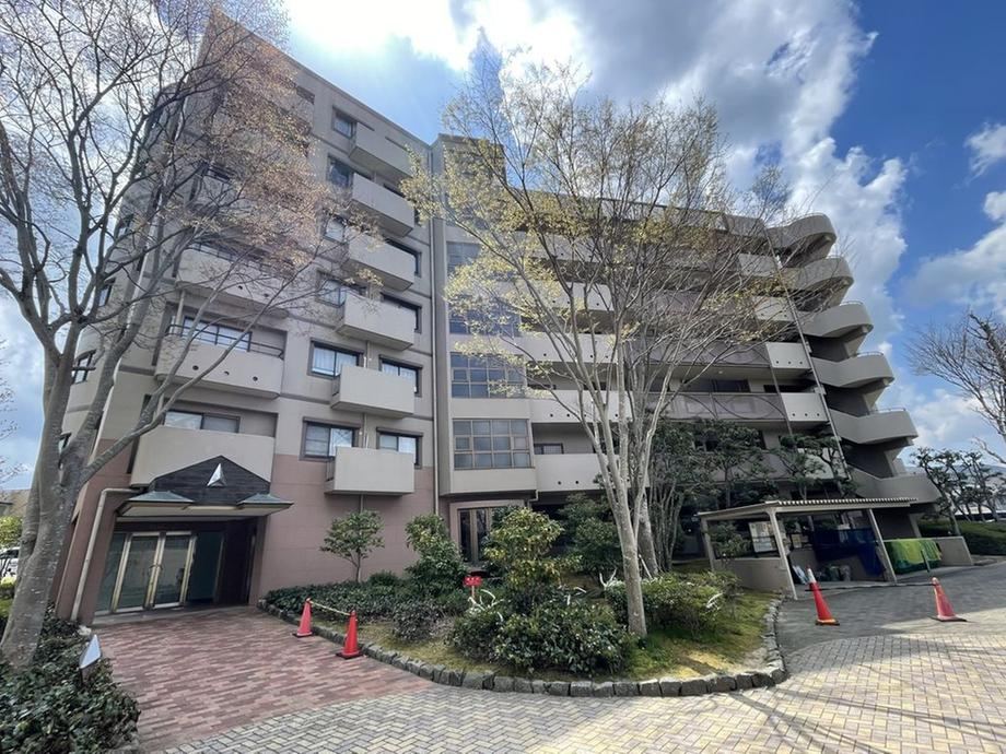 4LDK apartment in Kita Ward, Kobe, Hyogo - Photo 1